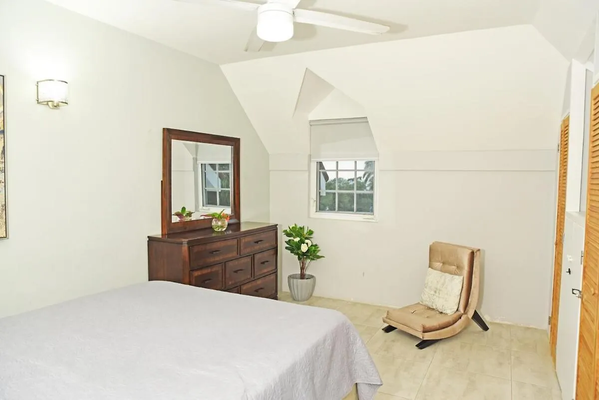 Penthouse With Loft At Seacastles, Beach And Pool 207 Μοντέγκο Μπέυ 0*,  Τζαμάικα